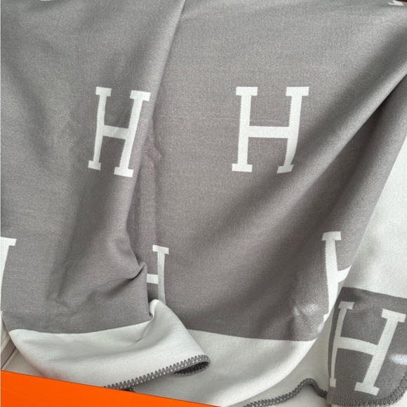 Hermes Avalon Blanket - Picture 11 of 11